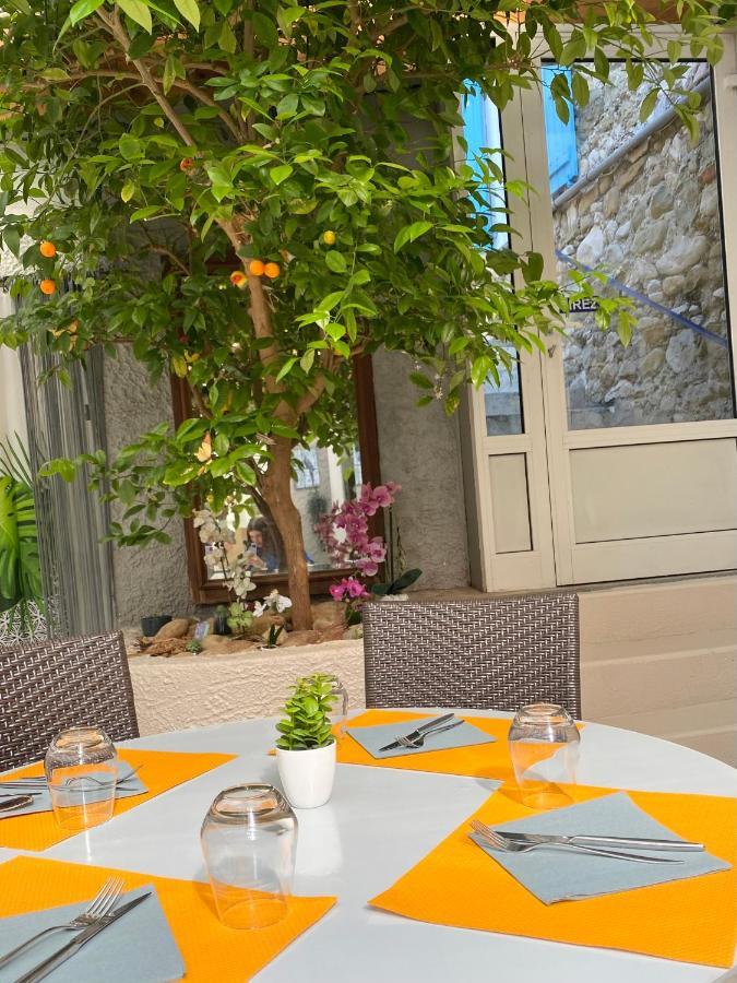 Les Voyageurs Hotel Charols